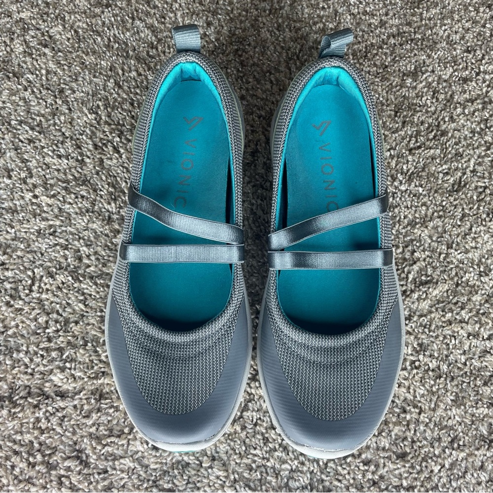 Vionic Agile Opal Gray Slip On Size 7.5 - image 3